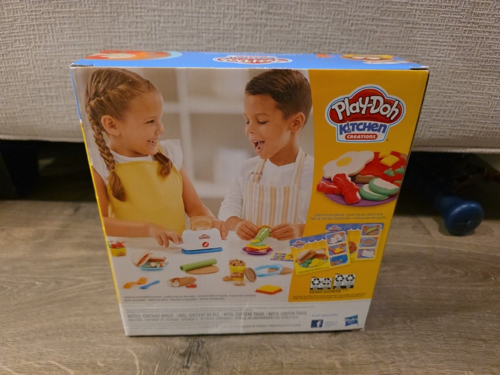 Play-Doh Kitchen Creations Toaster Creations