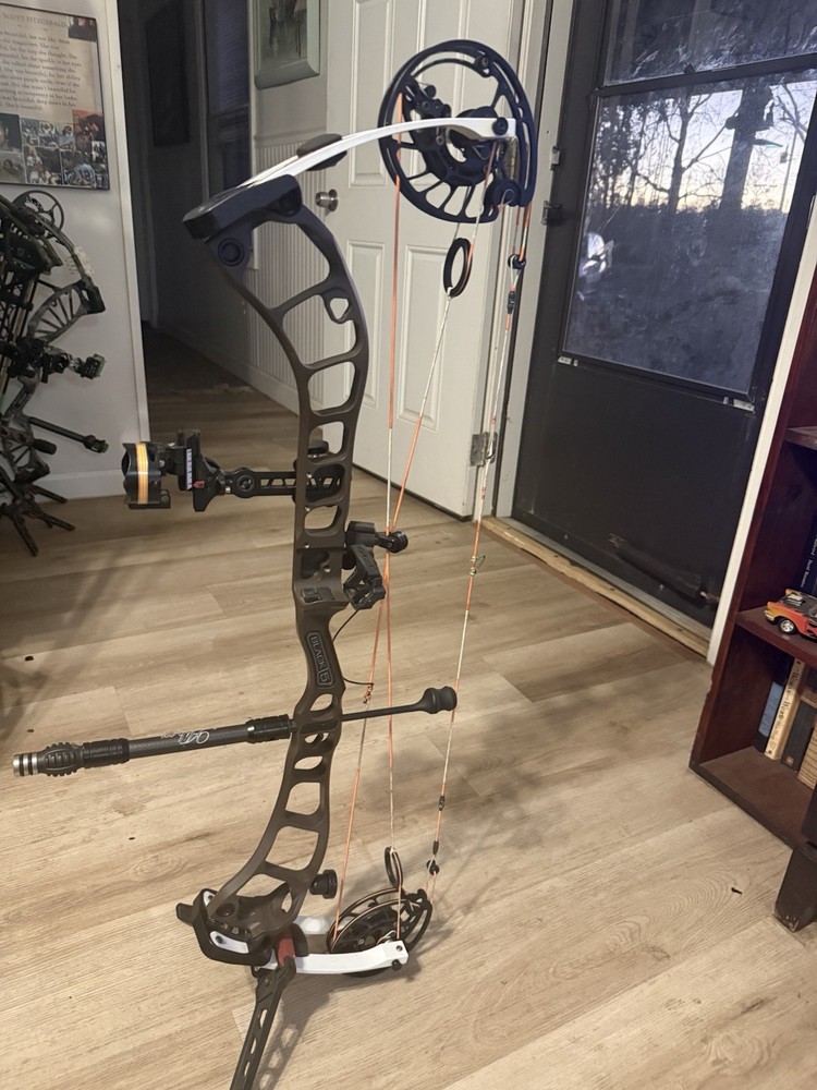 Prime Black 5 rt Hand 70 Lbs