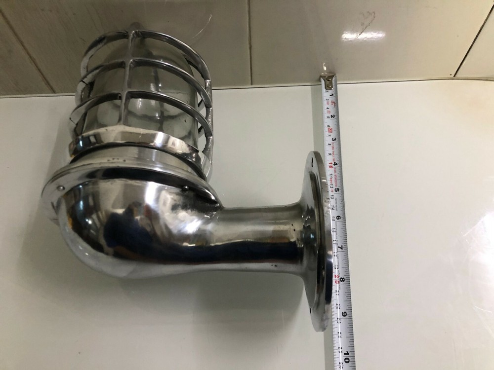 Swan’s Grace: Nautical Aluminium 90° Bulkhead Passageway Wall Light