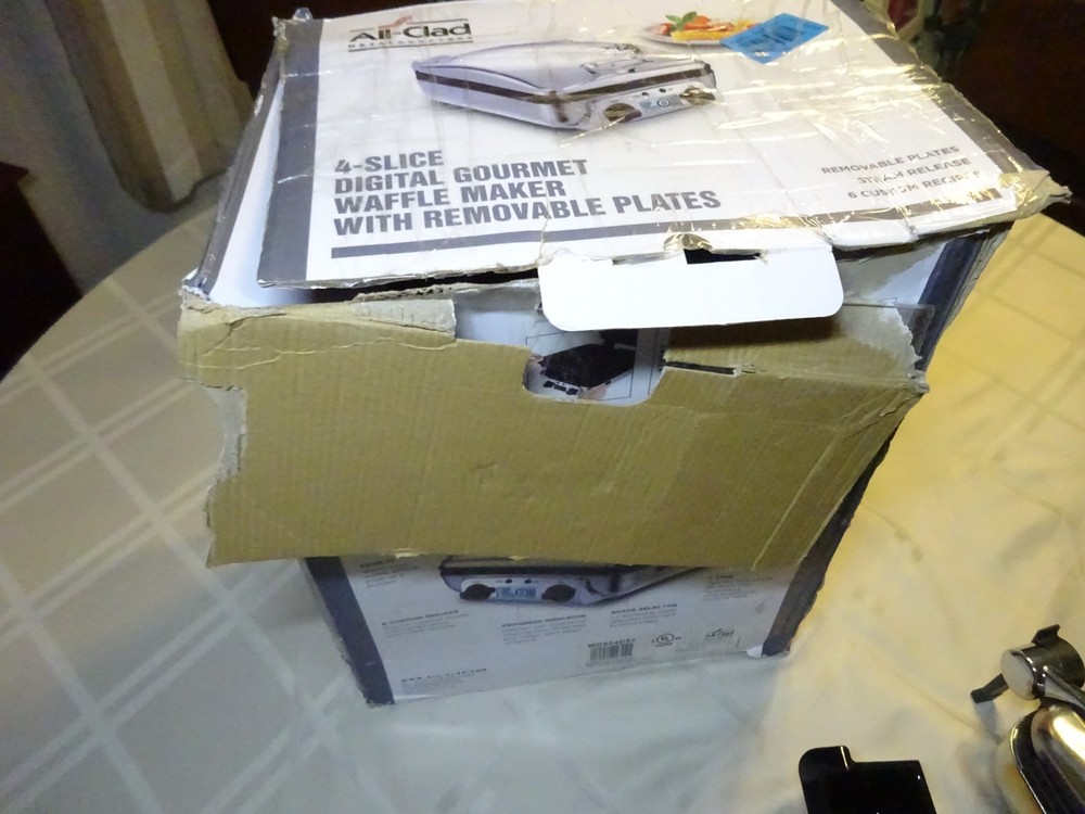 All-Clad 4-Slice Digital Waffle Maker with Removable Plates Model WD824D51