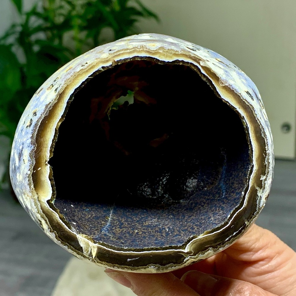371G Natural beautiful agate geode quartz specimen Healing