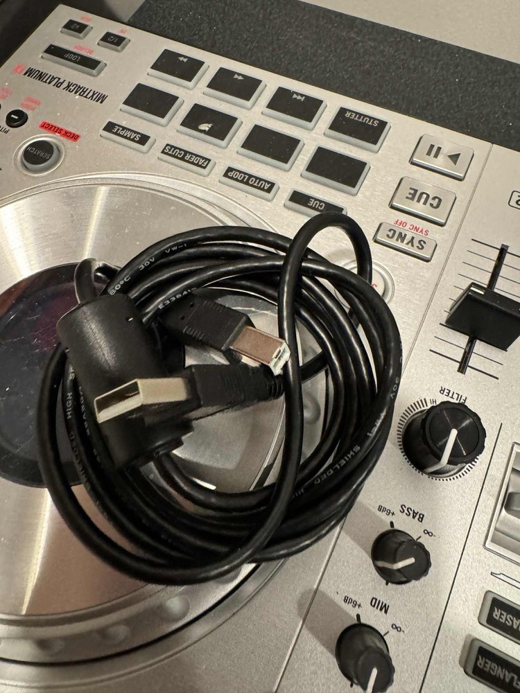 Numark Mixtrack Platinum FX - DJ Controller For Serato DJ with 4 Deck Control