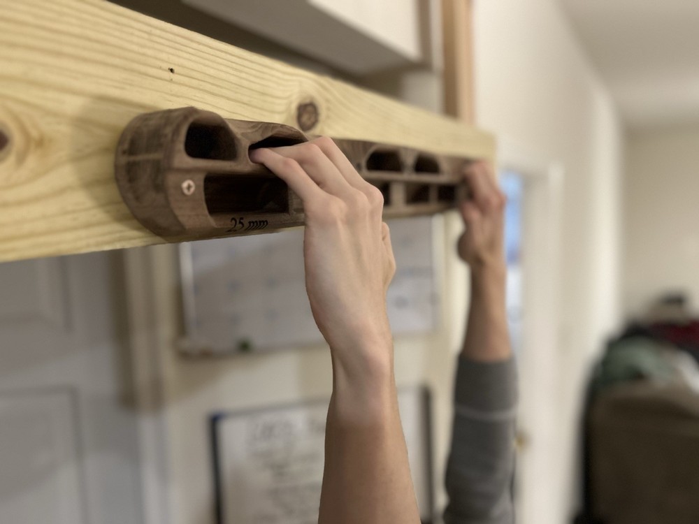 BARK Hangboard - Staggered Crimp