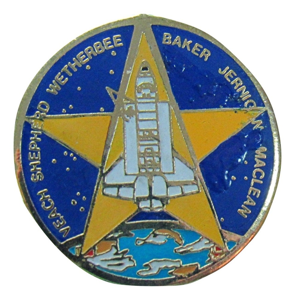 PIN enamel vtg NASA Space Shuttle STS-52 - COLUMBIA - Baker Jerrigan Wetherbee