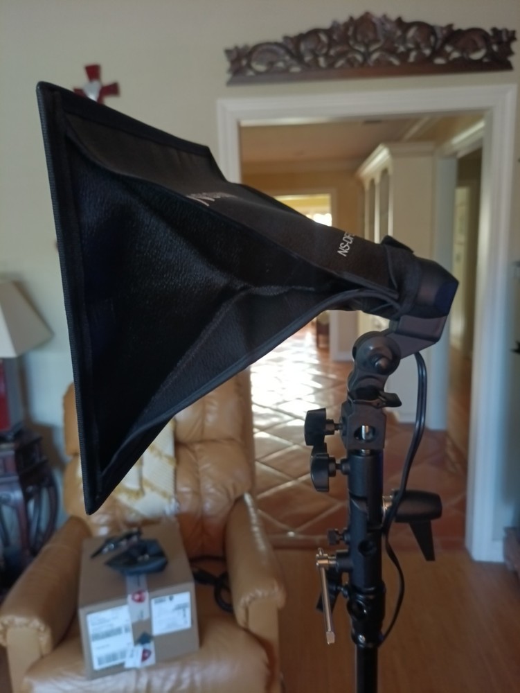 Flashpoint 7' 3 Section Aluminum Light Stands With Light and Diffuser (2)