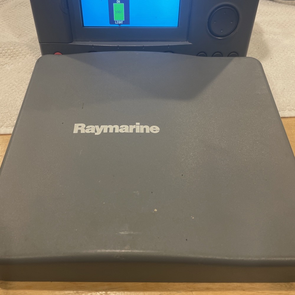RAYMARINE Chartplotter SL530 Series Raychart DISPLAY E32047 Cable and Suncover