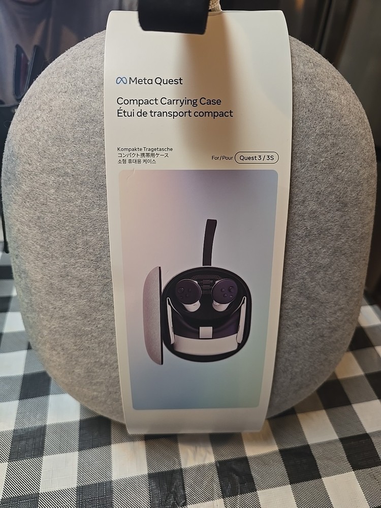 Meta Quest 3/3s Compact Carrying Case