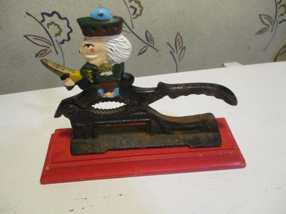 Vintage Minuteman Nut Cracker Pecans Walnuts