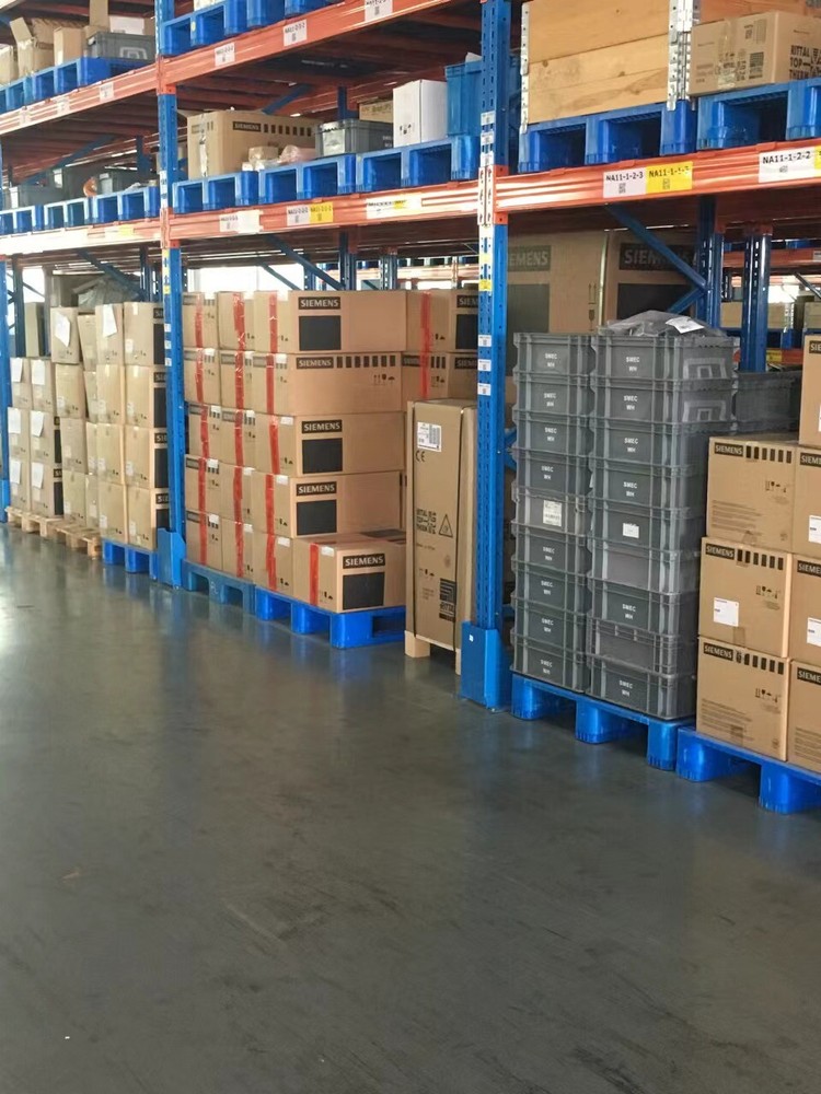 1PCS New Mitsubishi Inverter