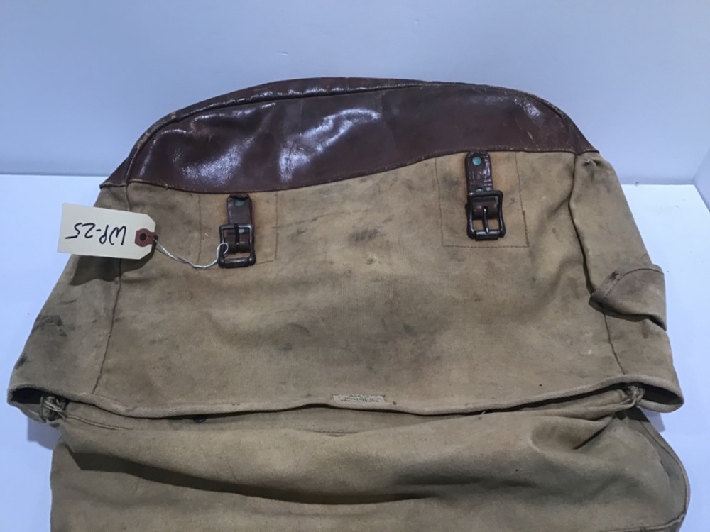 Private Purchase US Musette Bag w/ Leather Bottom