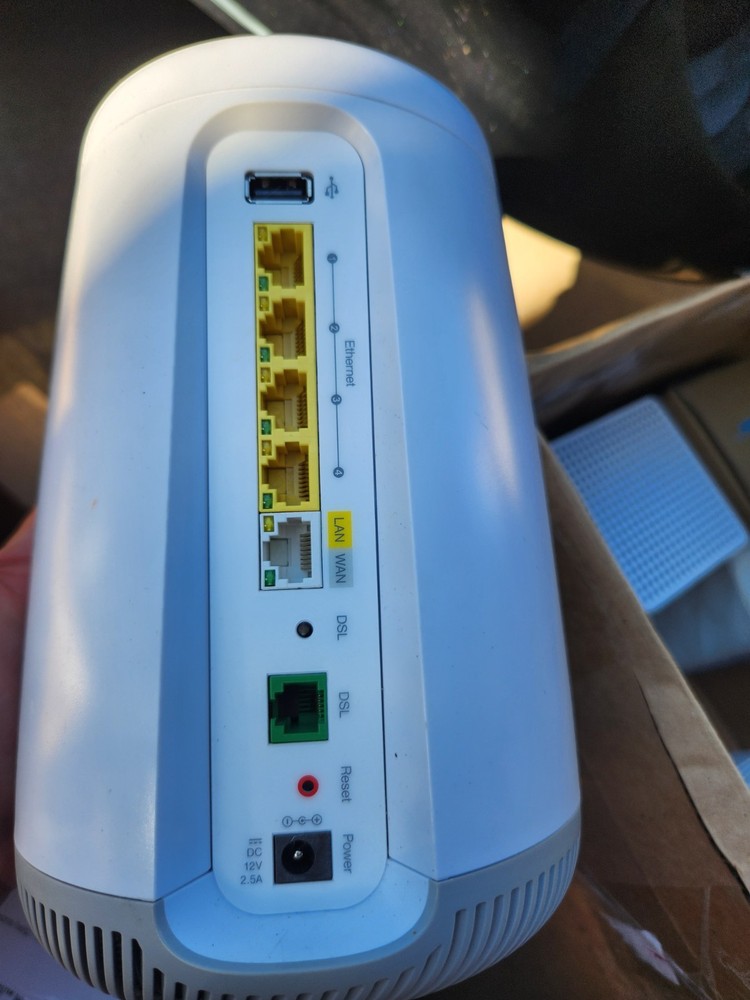 Centurylink Modem ROUTER - MODEL : C4000LG