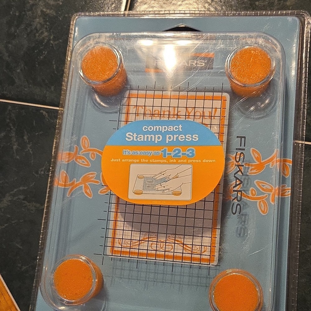 Fiskars Compact Stamp Press Easy Stamping Tool for Craft Embossing