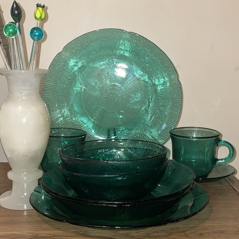 Fortecrisa Green Dinnerware Set 10 Pieces Vintage.