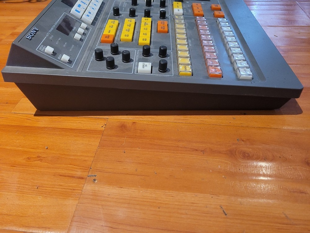 Sony BVS-3200 Video Switcher