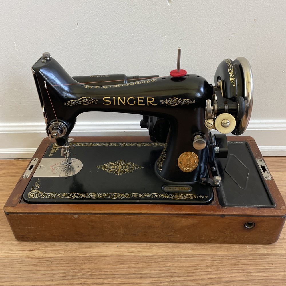 Authentique Singer Sewing Machine 99-13, With Case Sew A+, Ship Fast UPS