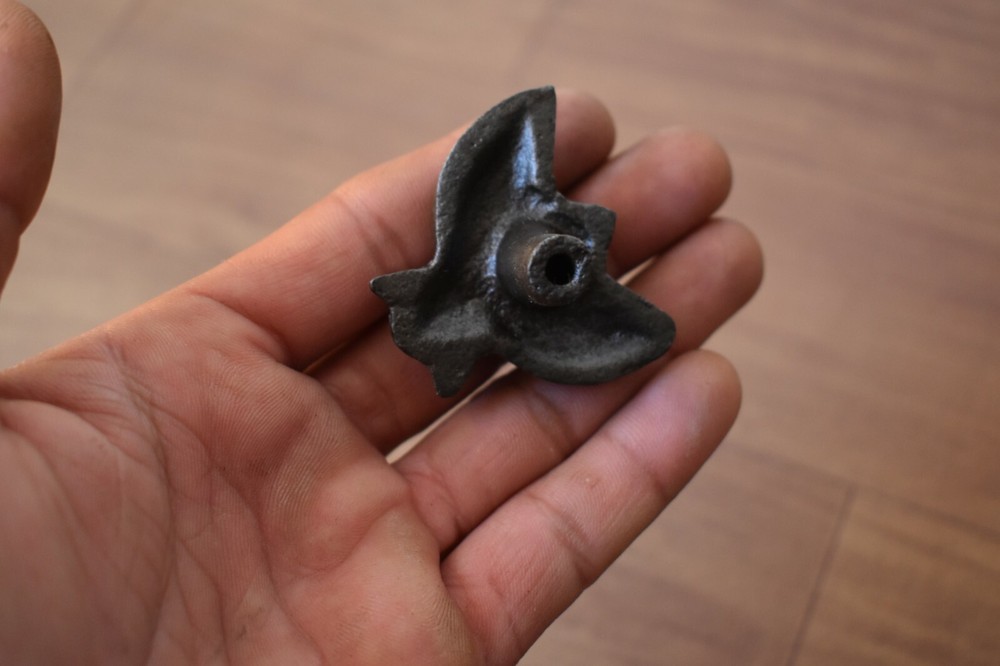 Iron door knobs cast cabinet bee drawer handles pull rustic hardwar 10 pcs