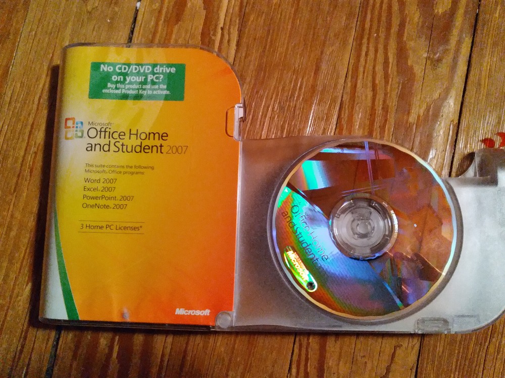 Microsoft Office Home and Student 2007 CD/DVD-ROM Windows XP