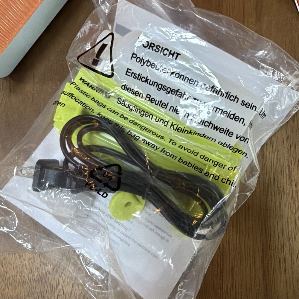 HANDIO 10 Egg Incubator House NWOB