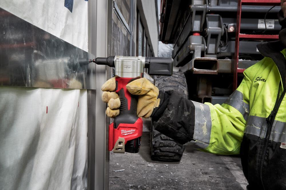 Milwaukee M12 Rivet Tool Kit