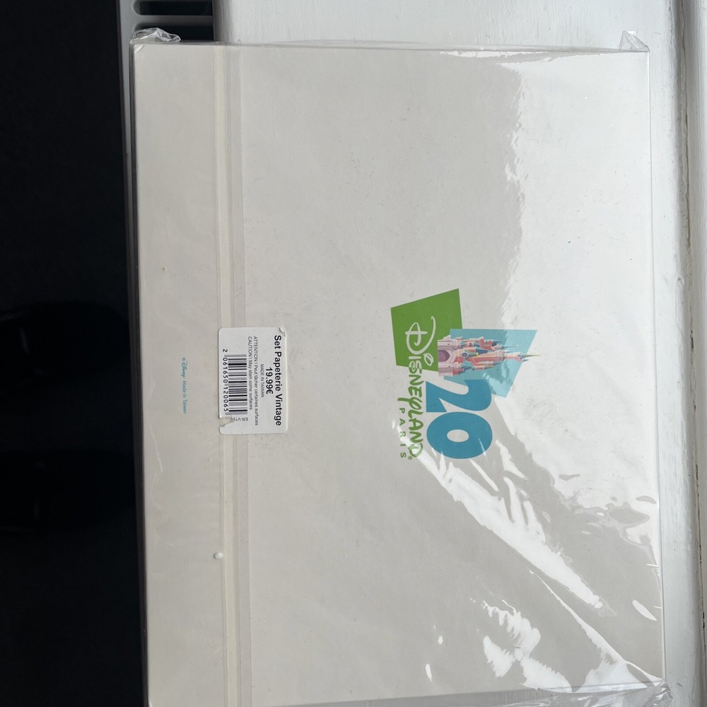 Disneyland Paris Writing Set