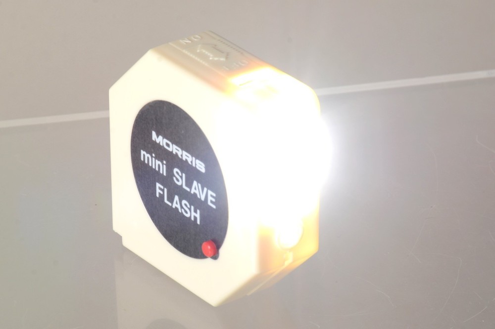 Morris Mini Slave Flash - Tiny, Self standing, Optical Slave - Mint, Open Box