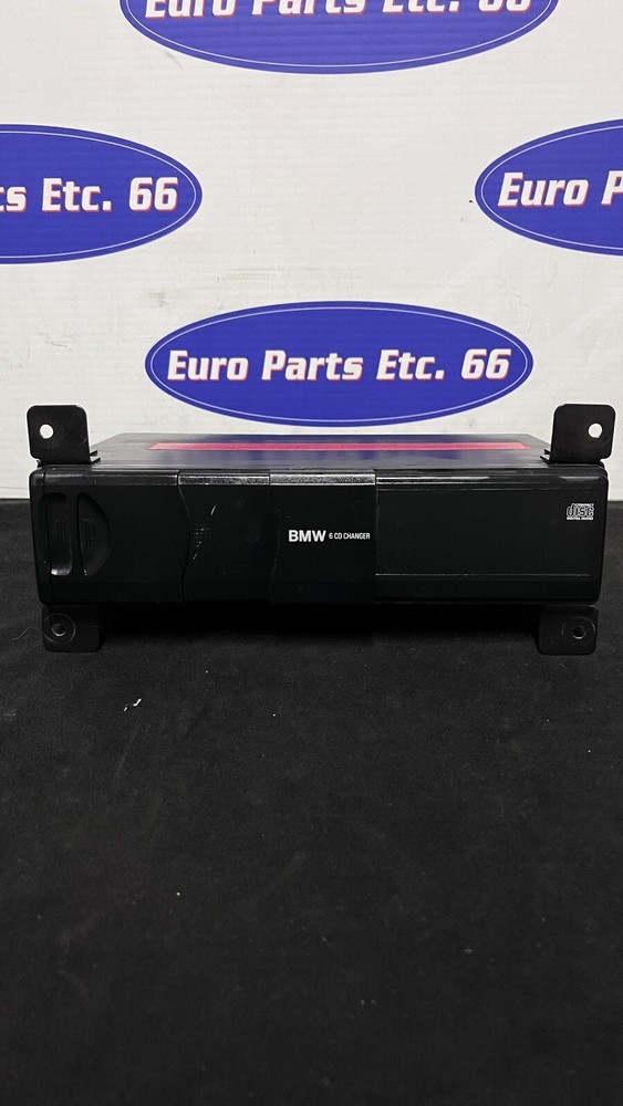 2000-2006 BMW X5 E53 6 Disc CD Changer Player 8211 0028760