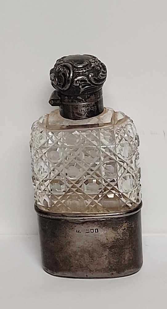 Thomas Ingleton Sterling Silver & Cut Glass Locking Hip Flask C. 1906