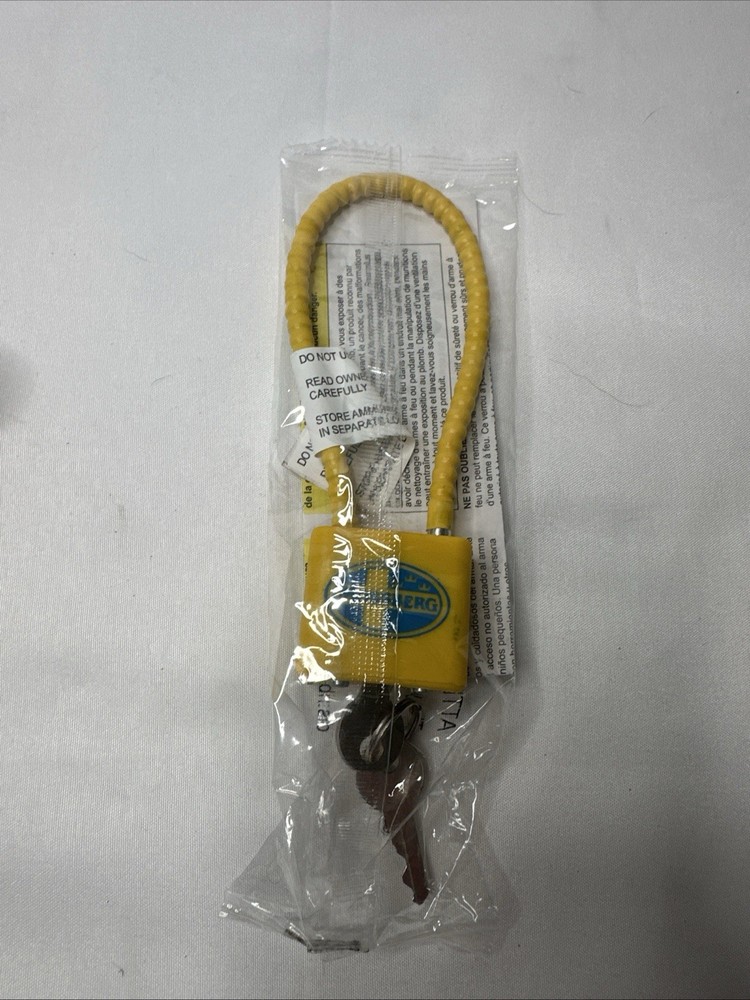 Mossberg Gun Lock With 2 Keys  NEW