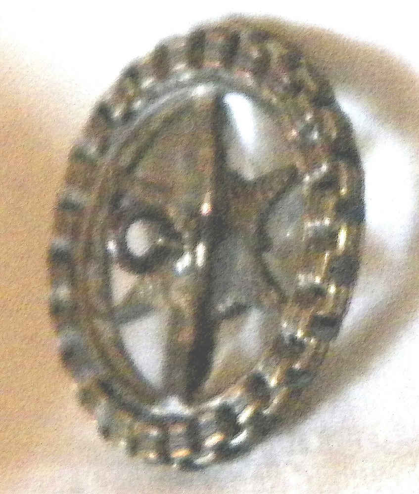 Bb CHAIN!!! Border mirror GLASS STAR OLD BUTTON Pierced Most Unusual!!!