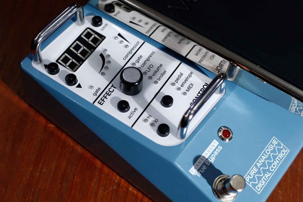 Sonuus Voluum Audio Loop Controller Used with Box and Manual