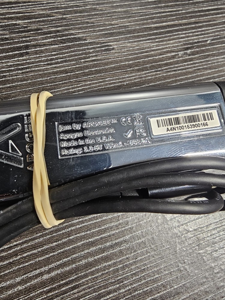 Apogee JAM Guitar Interface Digital Converter Lightning Cable IPhone Ipad