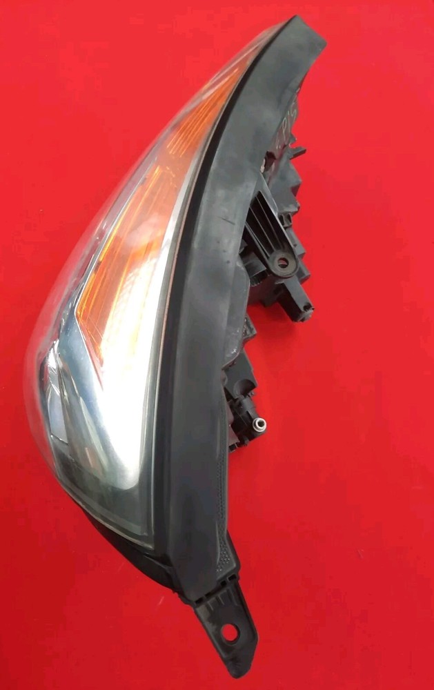 SSANGYONG TURISMO HEADLIGHT PASSENGER SIDE 2015