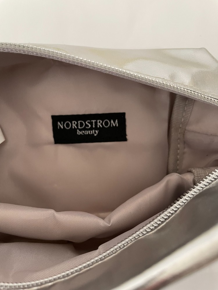 Norstrom Beauty Cosmetic Silver Bag - e179