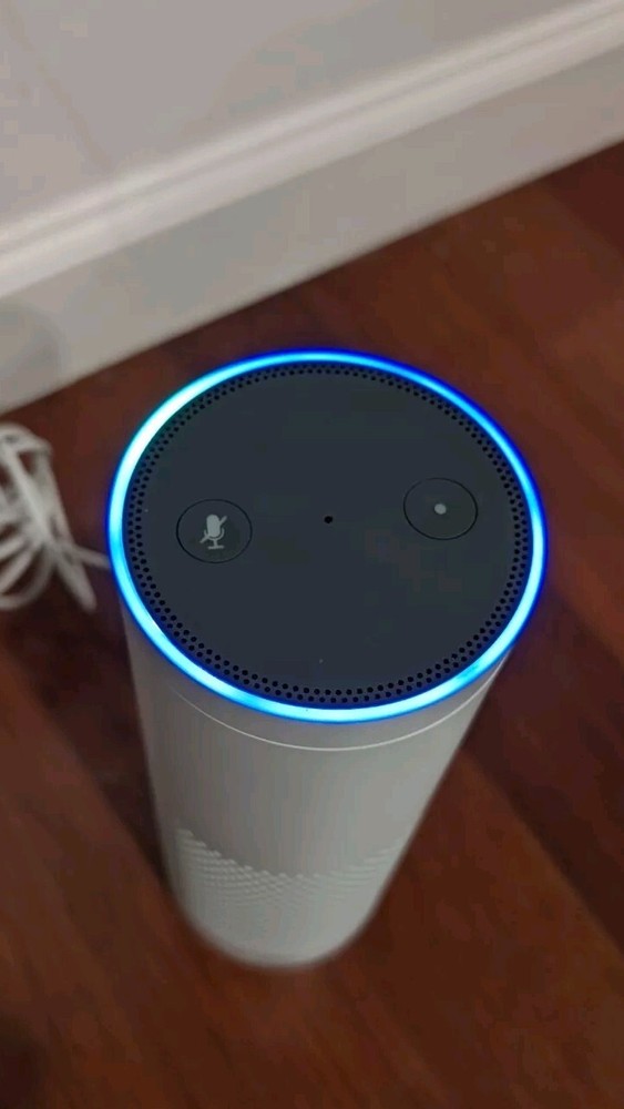 Excellent Condition, Amazon Alexa Echo (1st Generation) Smart Assistant - White