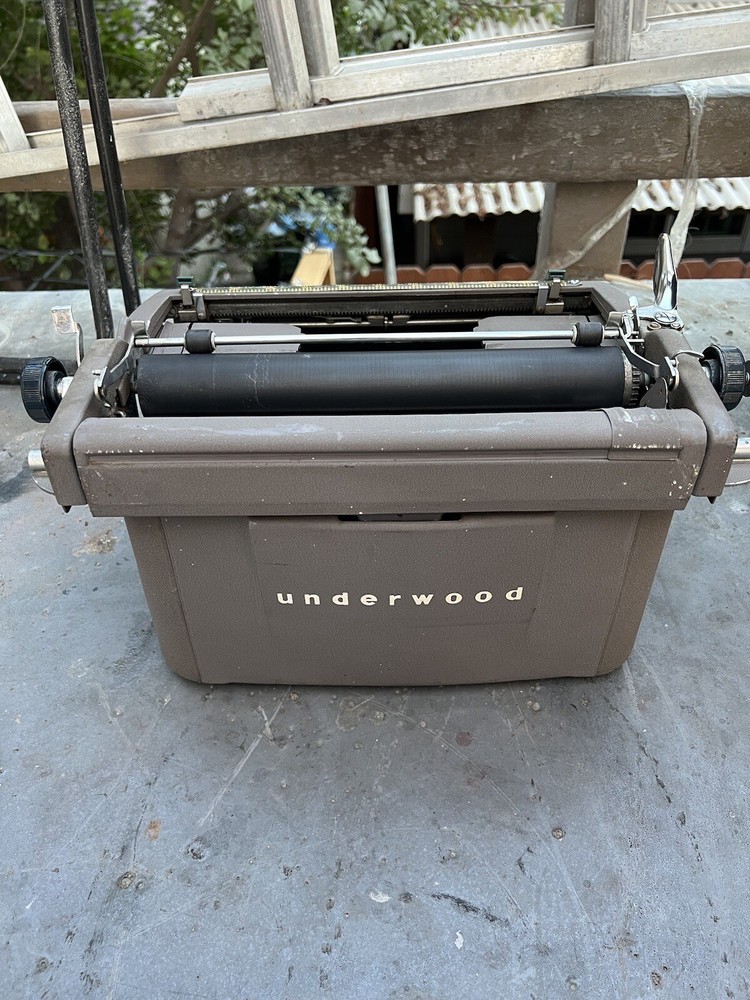 Antique UNDERWOOD SX Model TYPEWRITER Gray work