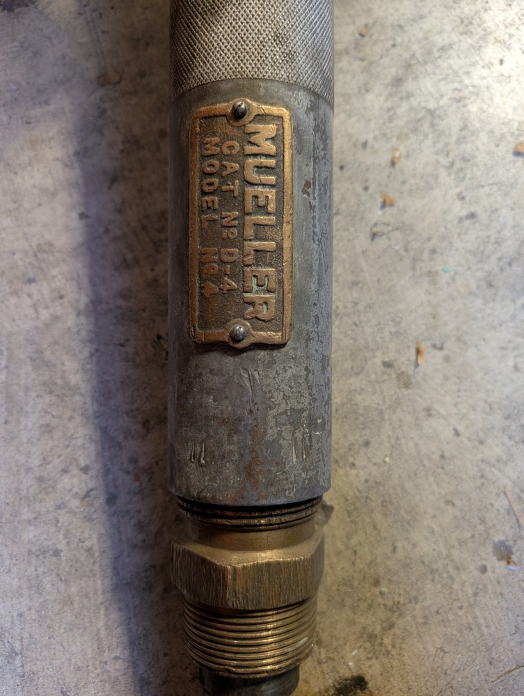 Mueller Model D4 Drilling/Tapping Machine
