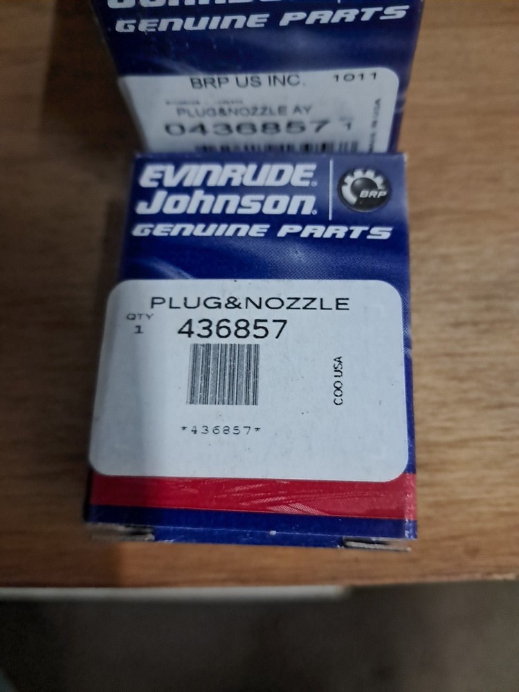 Johnson Evinrude OMC 436857 Plug And Nozzle Assembly