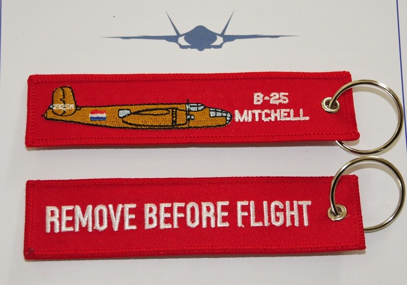 B-25 Mitchell keychain keyring bagage label