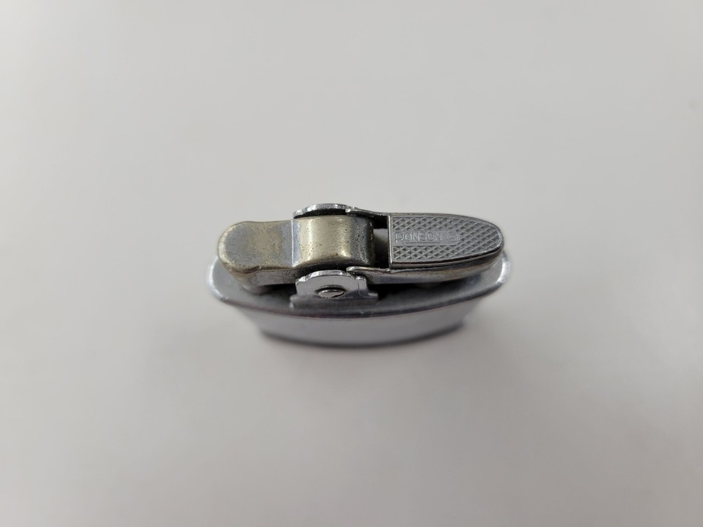 Vintage Ronson Cigarette Lighter With 4 Ronson Flints. Lighter Untested. USA