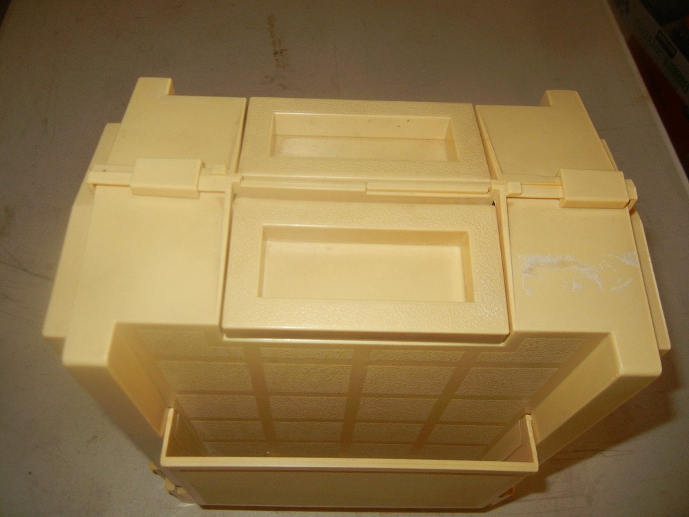 Vintage Folding Sewing Box Caddy - Lightweight - Holds 50 Spools
