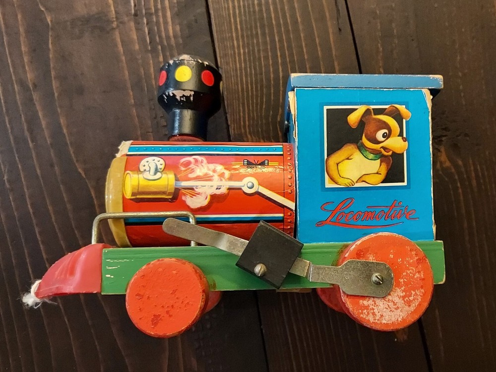 Vintage Wooden Locomotive Engine Train pull toy WP339