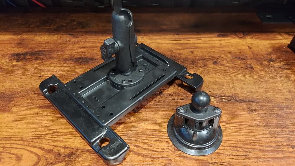 RAM IPAD mount for airplanes