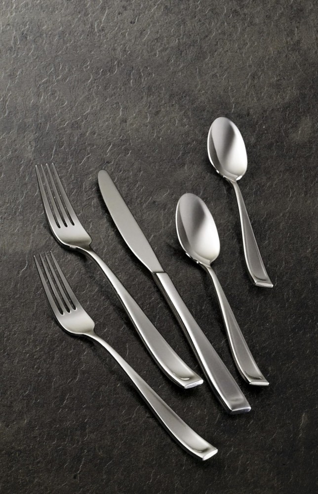 Silverware Set For 12, Moda 65-Piece Fine Flatware Set with Serving Utensils,...