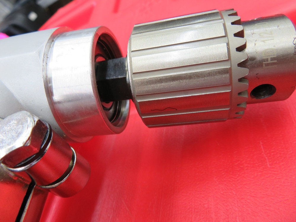 Milwaukee 3107-6 1/2in D-Handle Right Angle Drill Kit