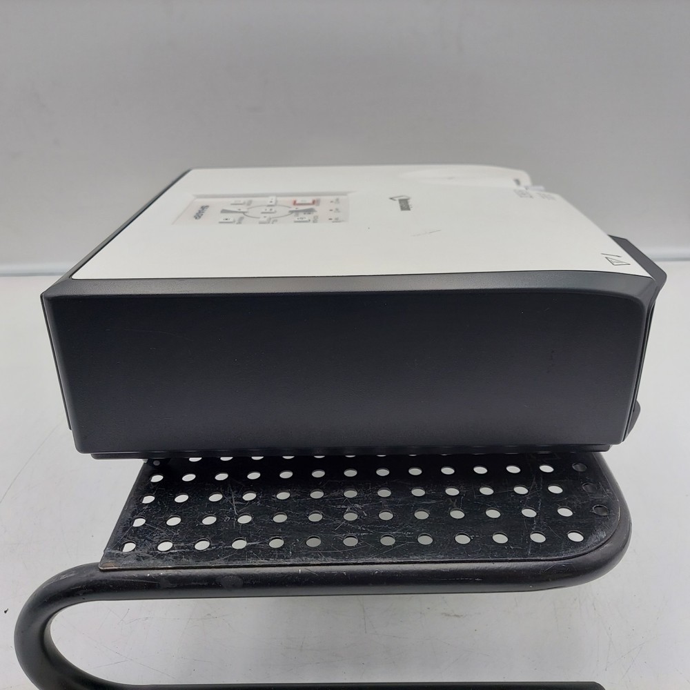 Sharp XR-32X Projector *Lamp Hour 172*