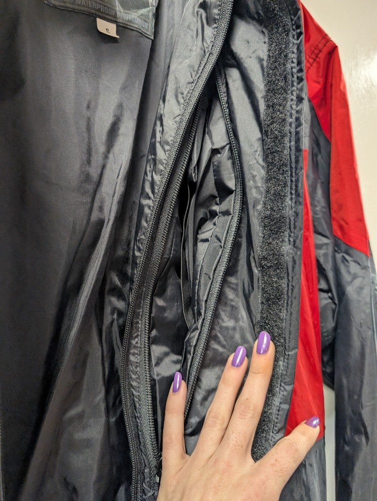 Frank Thomas Waterproof Jacket Size Small (Loc B-15)