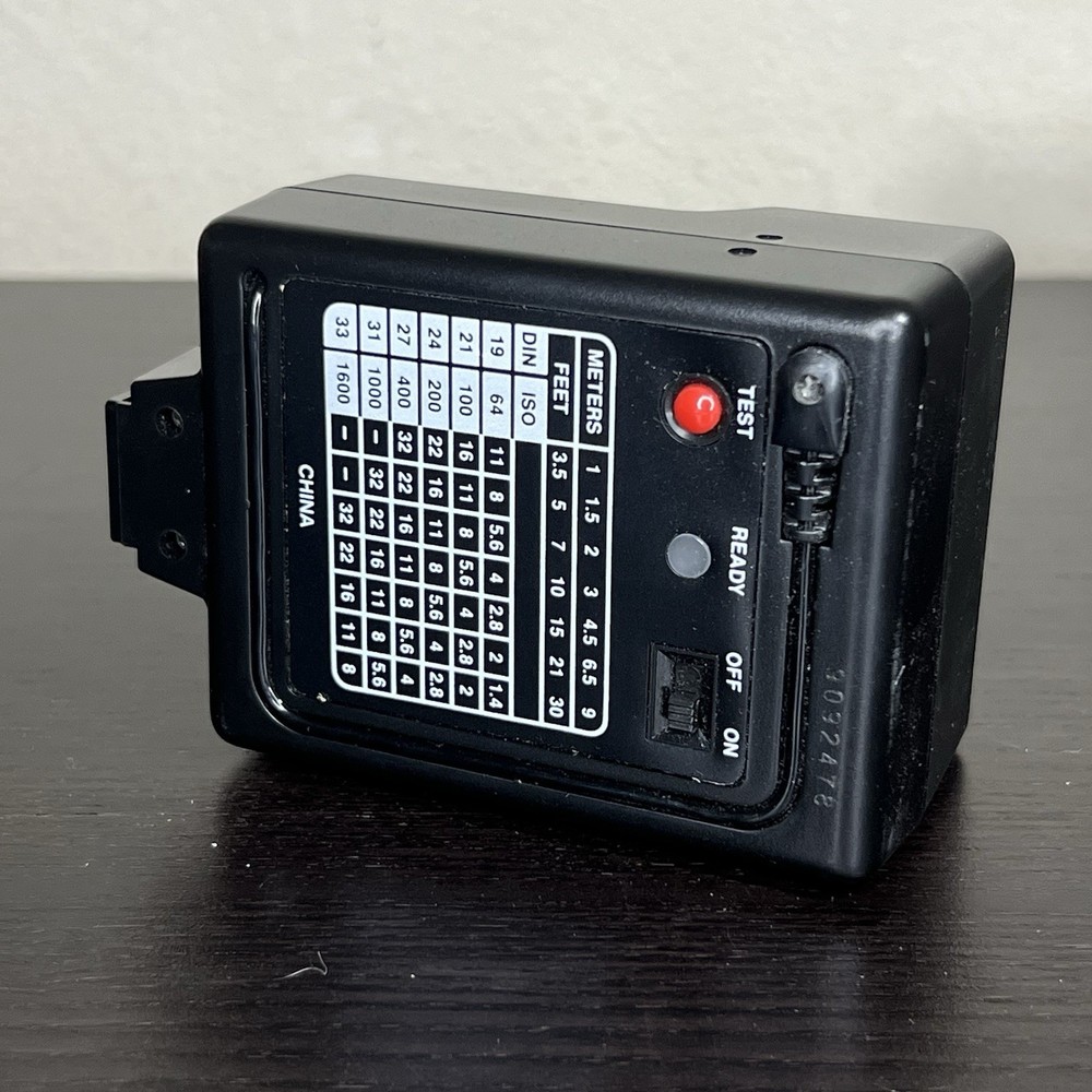 Vivitar 1900 Electronic Camera Flash