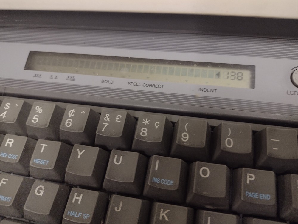 Panasonic Electronic Typewriter KX-E2020 - Read Description