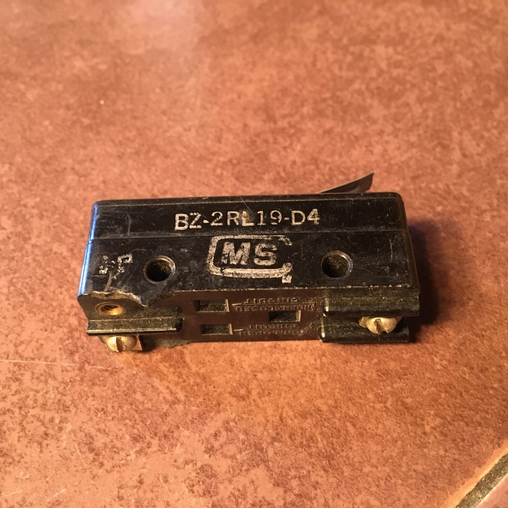 Und Lab Microswitch #4442, NOS