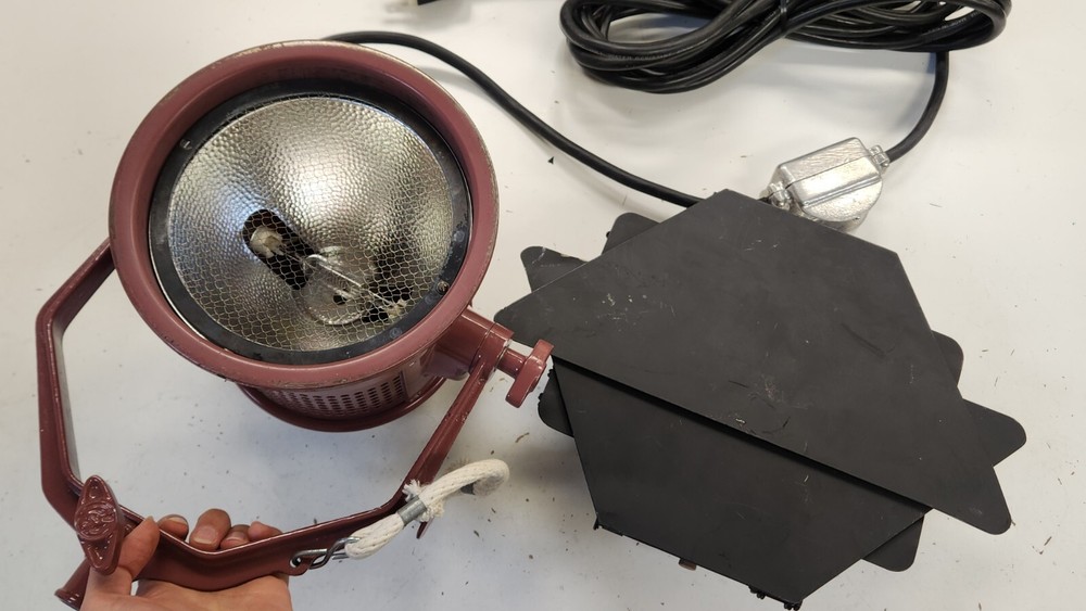 Mole-Richardson No.4081 1000W Molequartz Mickey Mole Stage Flood Light